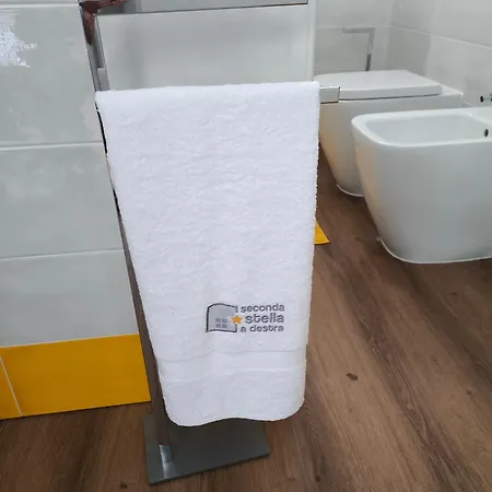 Seconda Stella A Destra ゲストハウス ナポリ