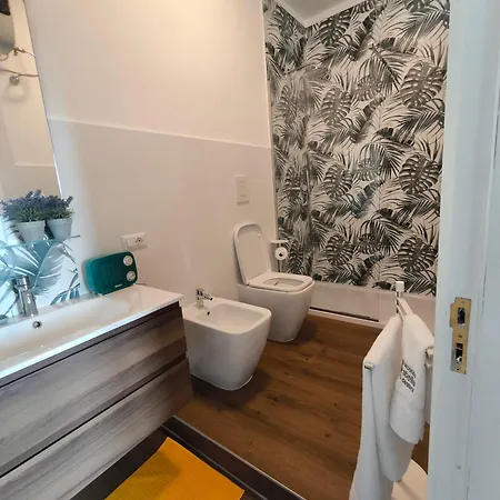 Seconda Stella A Destra ゲストハウス 4*