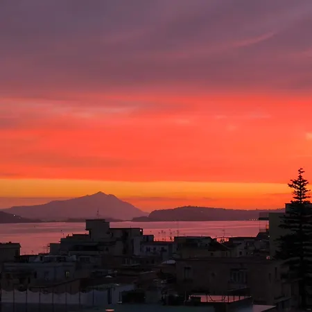Seconda Stella A Destra Affittacamere Napoli