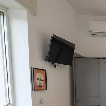 Seconda Stella A Destra Affittacamere 4*